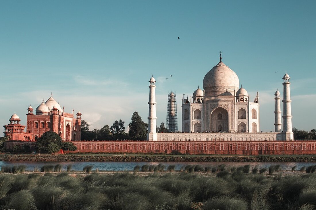 In Indiens Hauptstadt New Delhi kämpfen Kinder zunehmend mit Atemproblemen aufgrund von Luftverschmutzung. Eltern stehen vor der Wahl, zu bleiben oder zu fliehen. Ein Blick auf die besorgniserregende Situation.