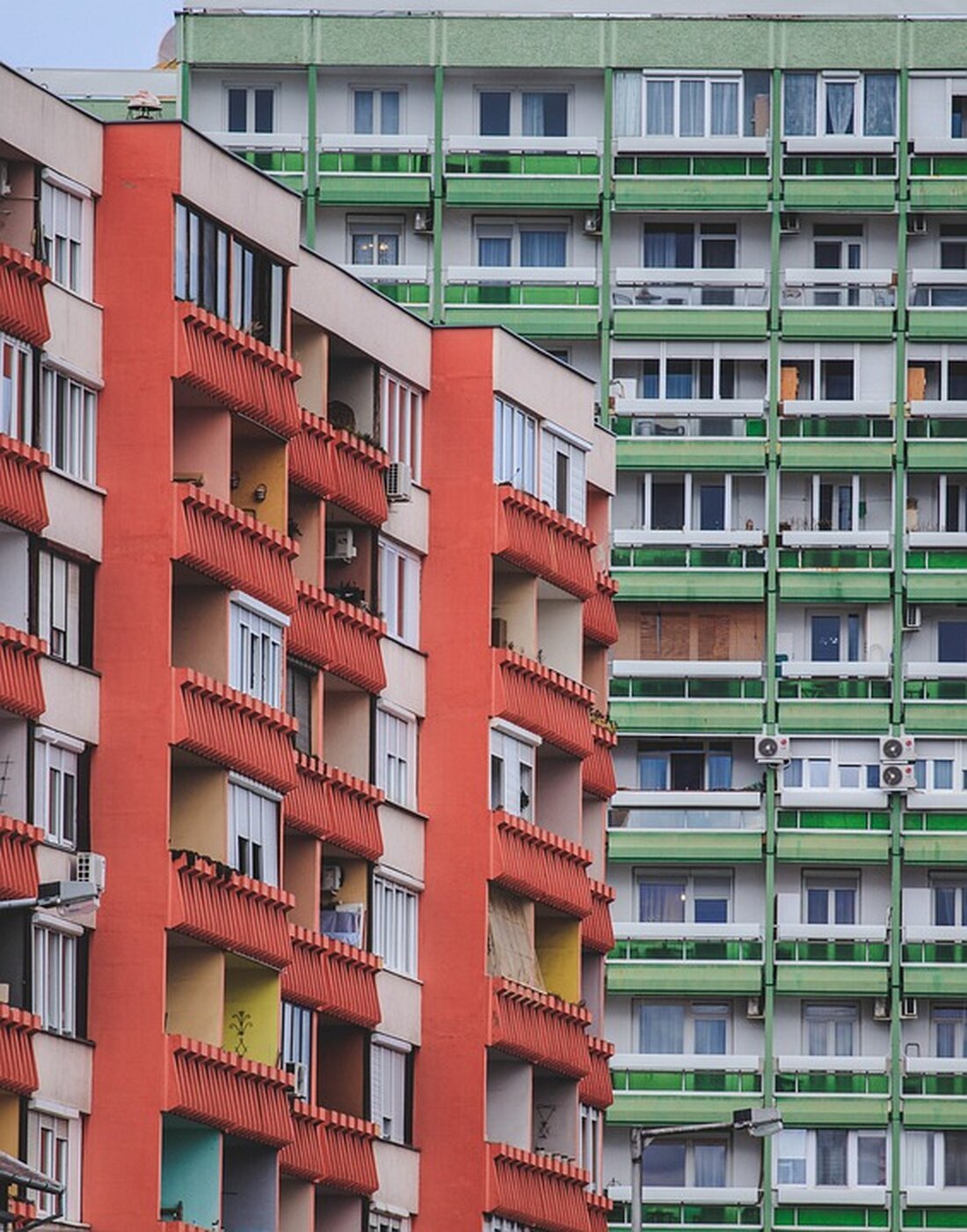Die Franz Xaver Gruber-Gemeinschaft spendete zwölf Bildkarten über die Entstehung von „Stille Nacht“ an die Krabbelstube Hochburg-Ach. Kinder entdecken die Geschichte durch Erzähltheater.