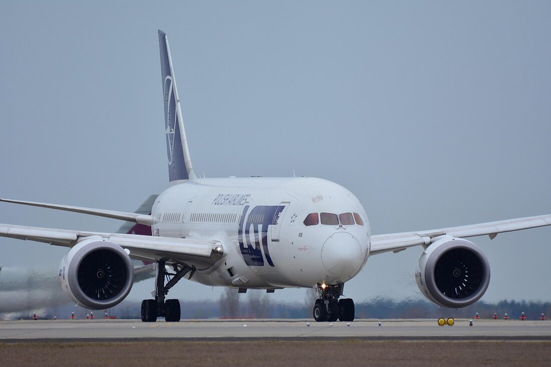 Ein kleines Flugzeug ist am Sonntag am London Southend Airport abgestürzt. Notdienste sind im Einsatz, alle Flüge wurden bis auf Weiteres abgesagt. Weitere Details stehen noch aus.