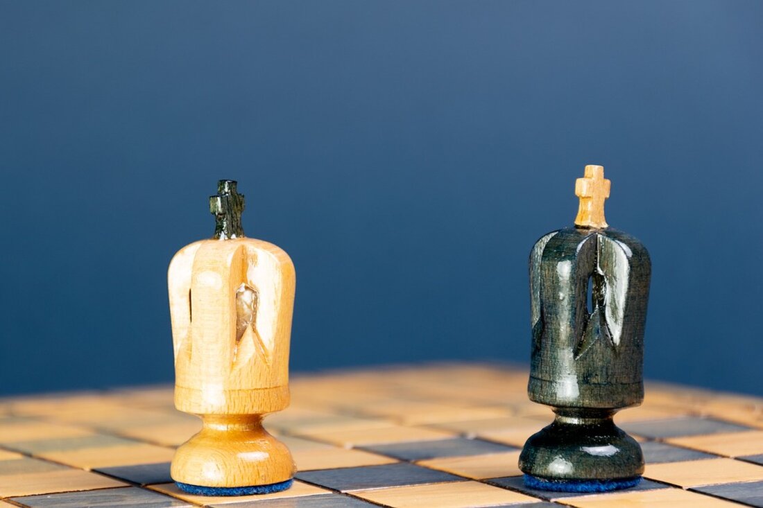 In seiner Weihnachtsansprache lobt König Charles III. die Hingabe von Pflegekräften und Ehrenamtlichen, die anderen helfen. Er betont, wie wichtig Unterstützung und Mitgefühl in schweren Zeiten sind.