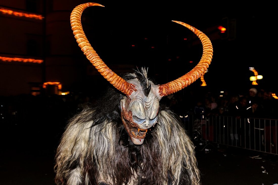Entdecken Sie, wie der Krampus und die Perchten das Winterbrauchtum prägen. Ein fesselnder Kommentar zur Höllenstimmung am Volksheimplatz in Traisen. Jetzt lesen!