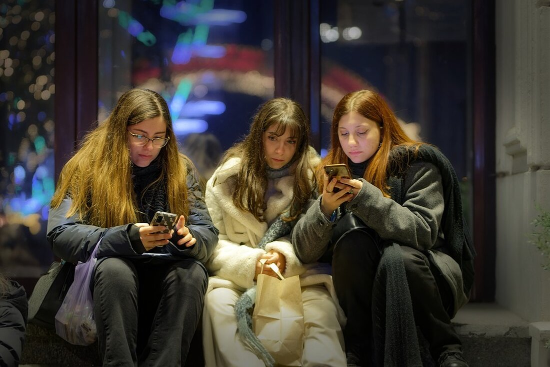 Am Samstag begeisterten die Loipersbacher Aubochteifln beim Krampuslauf am Sieggrabener Sportplatz mit beeindruckenden Masken und einer mitreißenden Show. Ein großes Vergnügen für Groß und Klein!