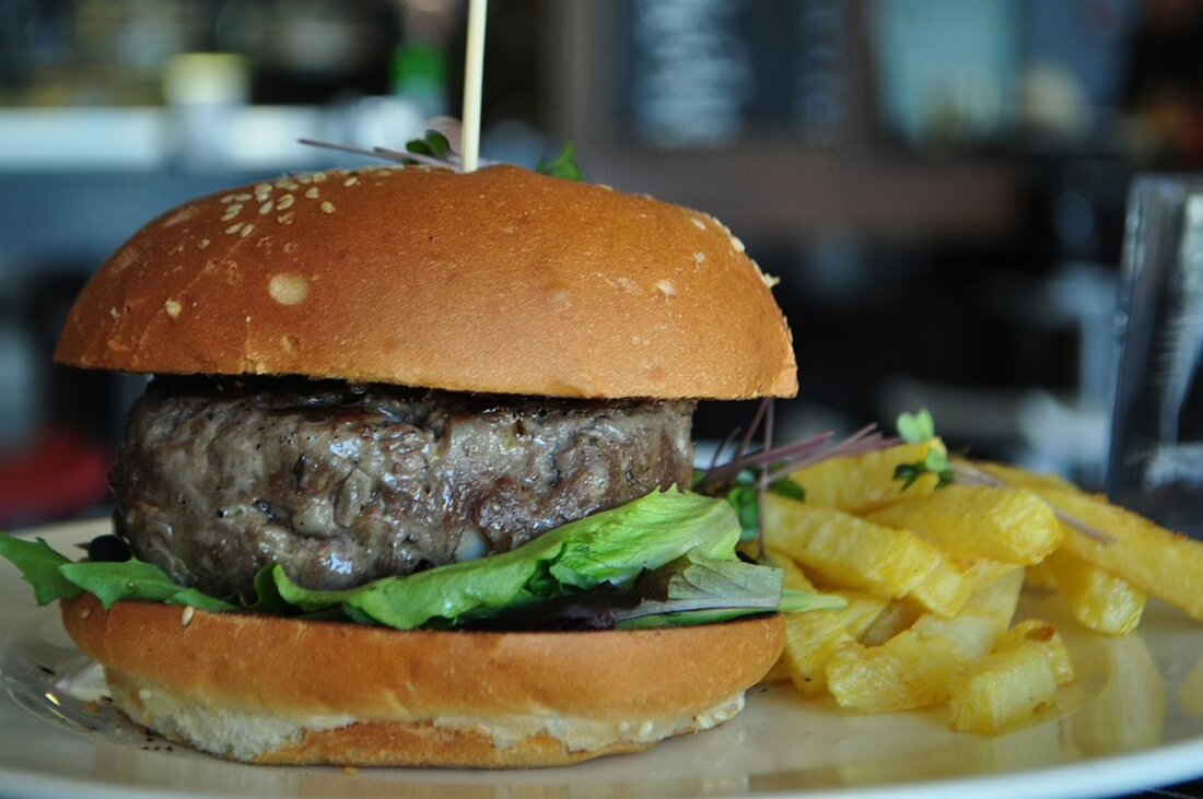Bürger in Krems haben die Idee eines Fußgängerübergangs zur Donau abgelehnt. Die Befragung unter Anwohnern und Unternehmern zeigt klare Ablehnung zur Öffnung des Hochwasserwalls.