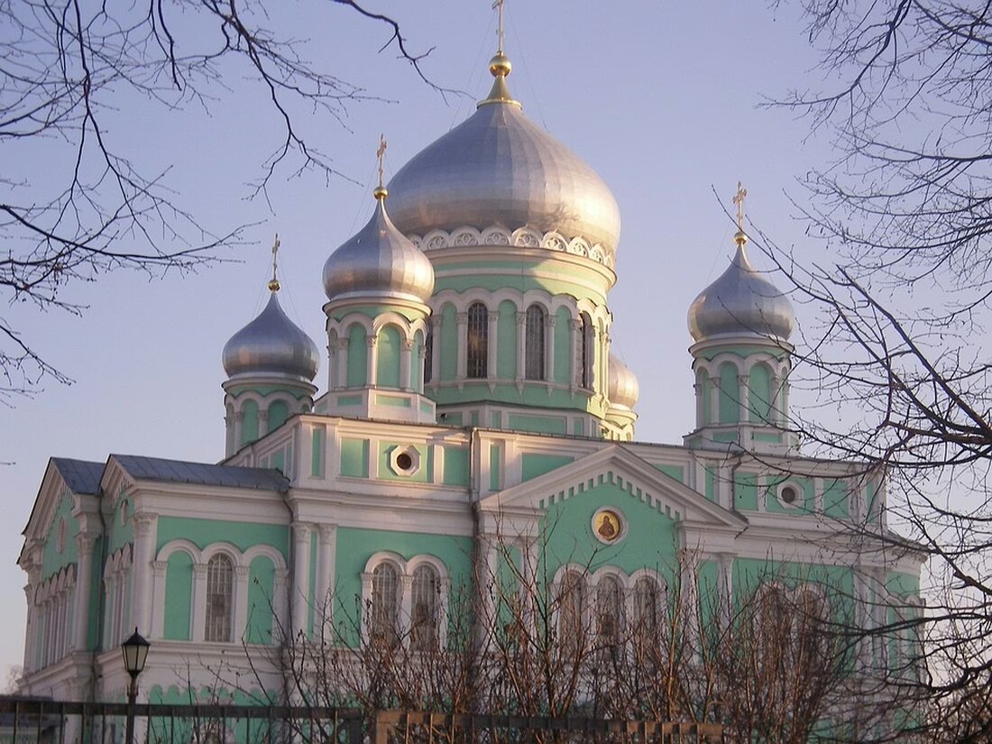 Krems modernisiert den Bürgerservice mit digitalen Schaukästen, die Gespräche und Informationen direkt ins Rathaus bringen. Erfahren Sie, wie die Stadt Transparenz und Interaktivität fördert!