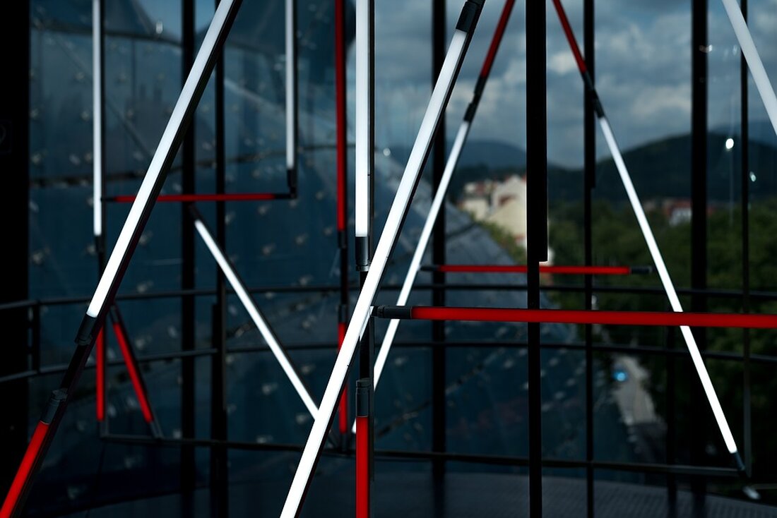Entdecken Sie die faszinierende Verbindung von Urban Art und historischen Mauern im Kunsthaus Obernberg. Vernissage am 29. November! Freier Eintritt zu innovativen Kunstformen bis 22. Dezember.