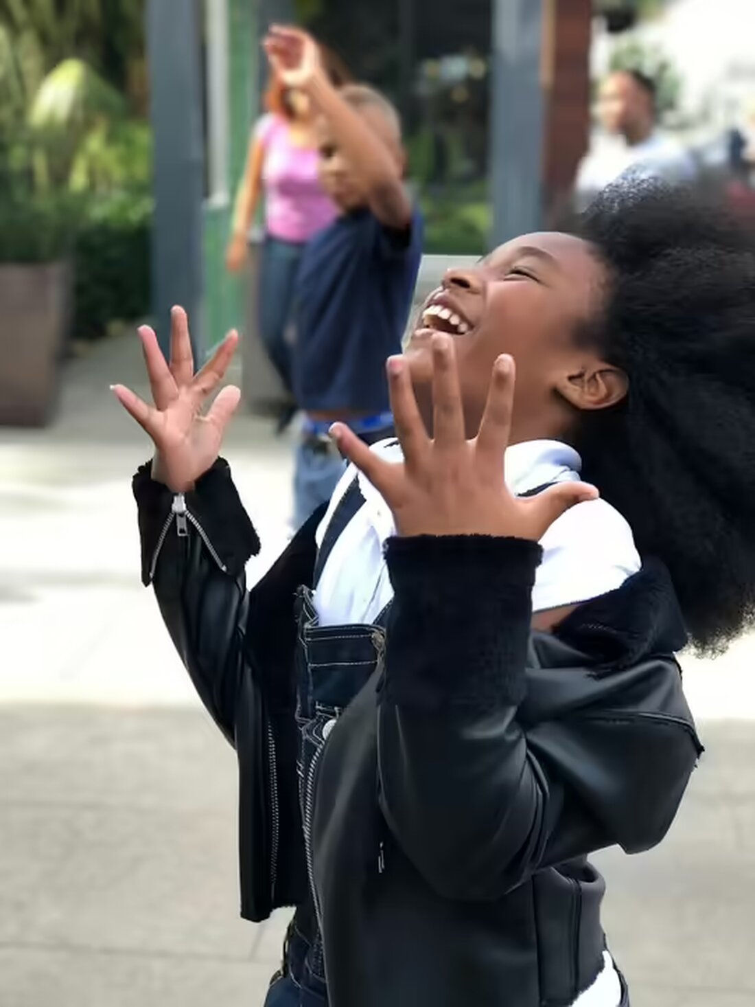 Erleben Sie am 15. November 2024 im Autohaus Pruckner ein heiteres Chorkonzert mit Amstetten Vokal und Chor Aschbach. Freuen Sie sich auf Musik, Sketche und guten Wein! Tickets jetzt sichern!