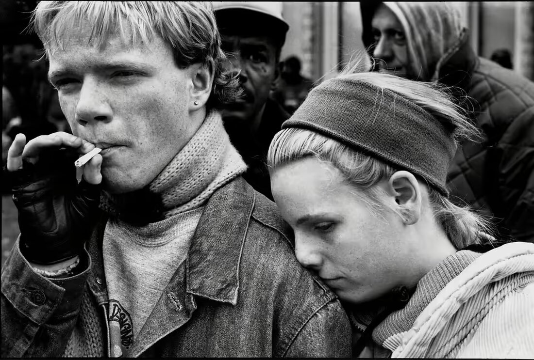 Die Situation obdachloser Menschen auf der Mariahilfer Straße bleibt kritisch. Neue Maßnahmen vom Fonds Soziales Wien sollen helfen, doch es wird nach langfristigen Lösungen gesucht.