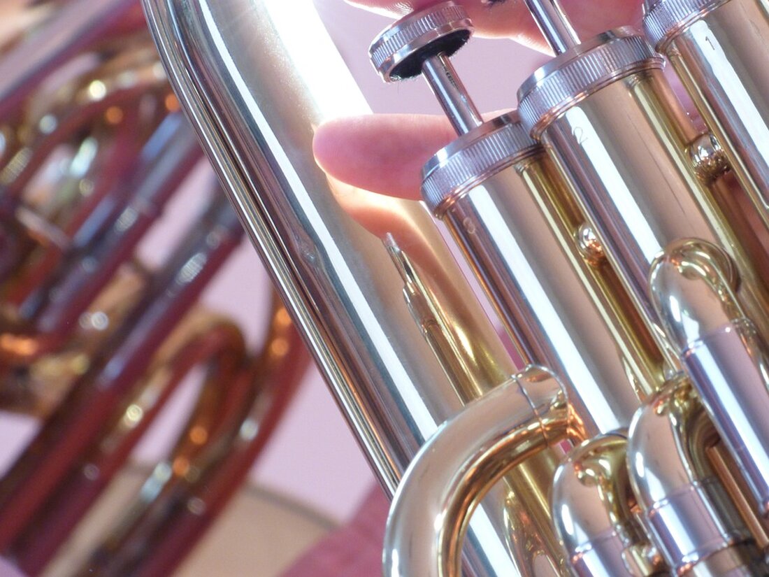 Entdecken Sie den stimmungsvollen Mattighofner Christkindlmarkt im Vogl-Park! Vom 29. November bis 1. Dezember erwarten Sie Perchten, Musik und kulinarische Genüsse. Seien Sie dabei!