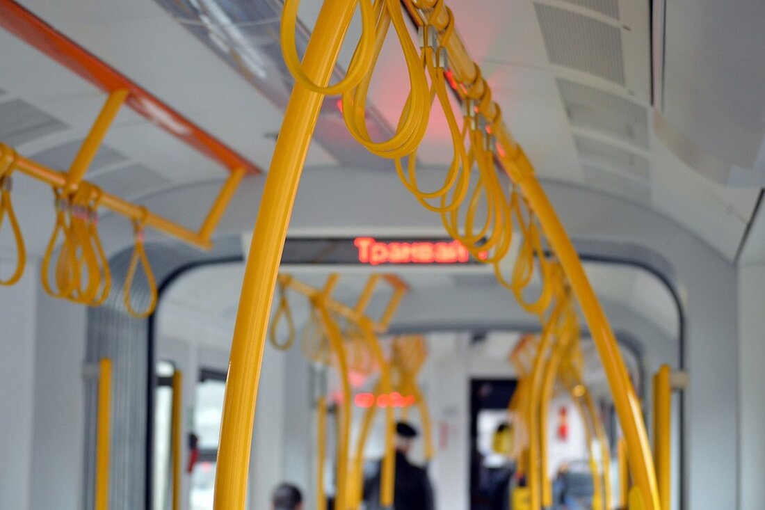 Graz investiert in den ÖPNV: Der Ausbau der Straßenbahnlinien 1, 5, 16 und 17 bringt Vorteile für Fahrgäste, hat jedoch auch Auswirkungen auf Radler und Autofahrer. Erfahren Sie mehr!