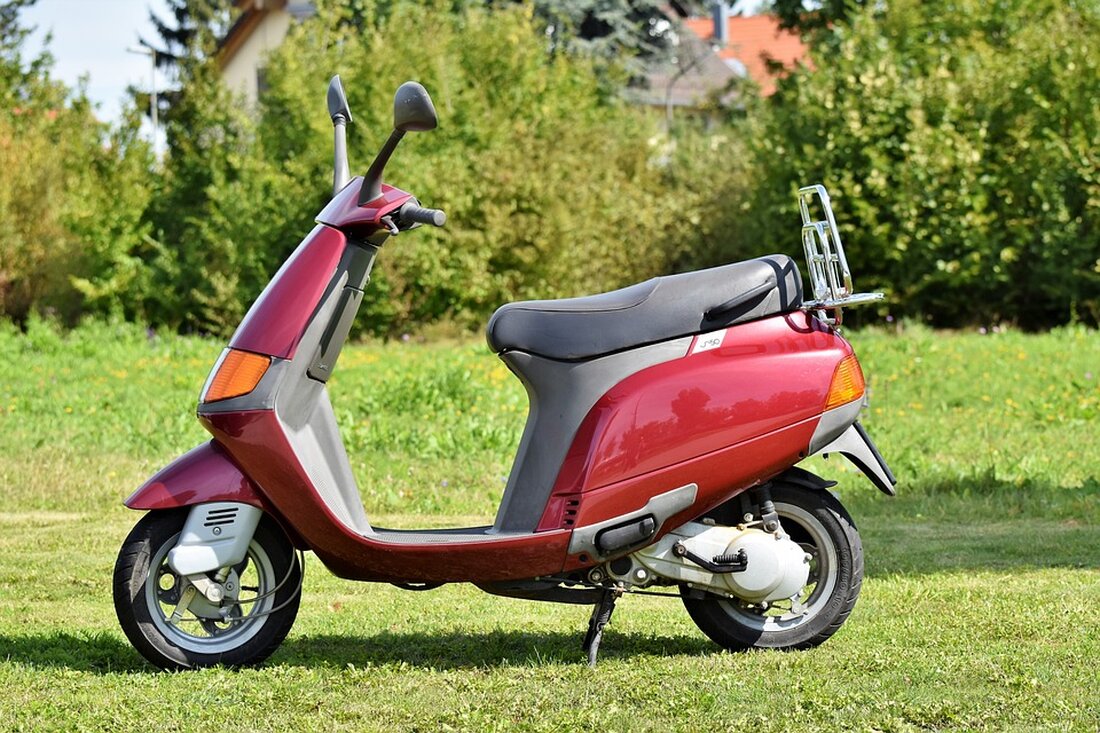 In Linz am Rhein wurde ein geparkter Motorroller zwischen dem 23. und 24. November 2024 mutwillig beschädigt. Zeugen werden gebeten, sich bei der Polizei zu melden. Alle Details hier!