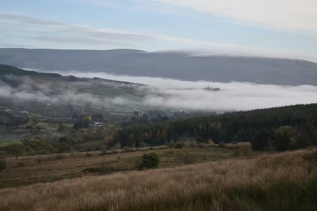 Nebelig beginnt der Montag, 11. November, in NÖ. Besonders im südlichen Most- und Industrieviertel zeigt sich trübes Wetter. Doch bald strahlt die Sonne durch die Wolken.