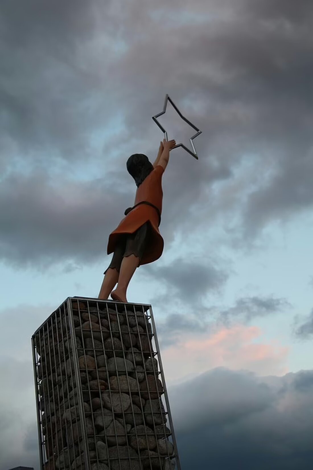 Bettina Sennewald ist die neue Leiterin der Krebshilfe Schärding und übernimmt die Rolle von Doris Jobst. Ihr Fokus: betroffene Familien wertvoll zu unterstützen. Spenden sichern dieses Angebot.