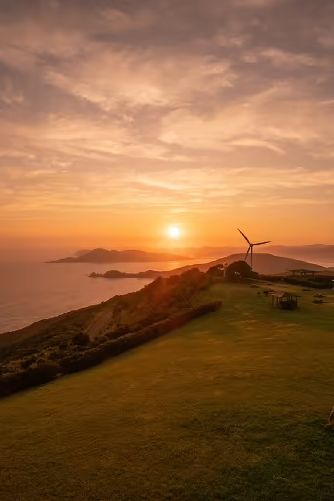 Neunkirchen hat eine neue Bürgermeisterin: Klaudia Osztovics (ÖVP) wurde nach dem Rücktritt von Herbert Osterbauer mit 34 von 36 Stimmen gewählt. Mehr dazu lesen Sie bei uns!
