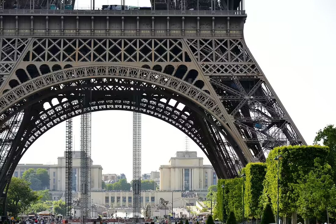 Am Montag wurde in Graz ein neues Notfallzentrum eröffnet, während ein möglicher Schulsprengel-Wechsel in Bruck für Aufregung sorgt. Zudem wurde in der Steiermark die Faschingszeit offiziell eingeläutet.