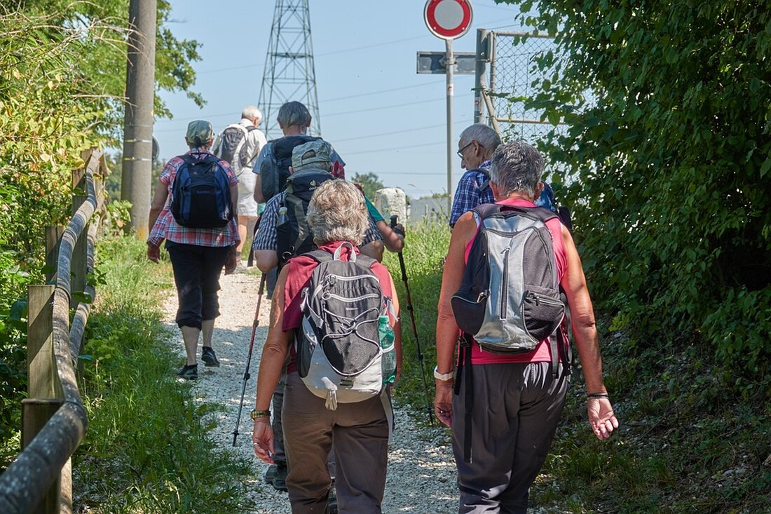 Bürgermeister Helmut Berger stellt sein Team für die Gemeinderatswahlen 2025 vor. Er blickt auf vergangene Herausforderungen zurück und betont den Zusammenhalt für eine positive Zukunft in Pitten.
