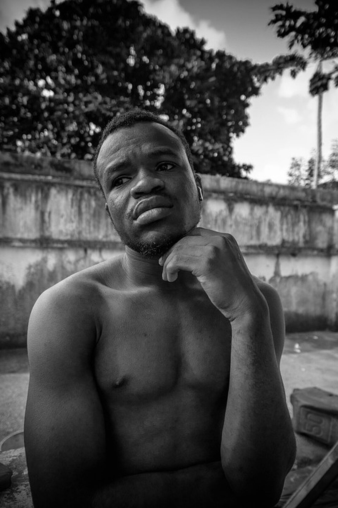 Nigeria feiert einen historischen Moment: Mit „My Father’s Shadow“ feiert der erste nigerianische Film Premiere im offiziellen Programm der Cannes Filmfestspiele. Ein bedeutender Schritt für die nigerianische Kinolandschaft!
