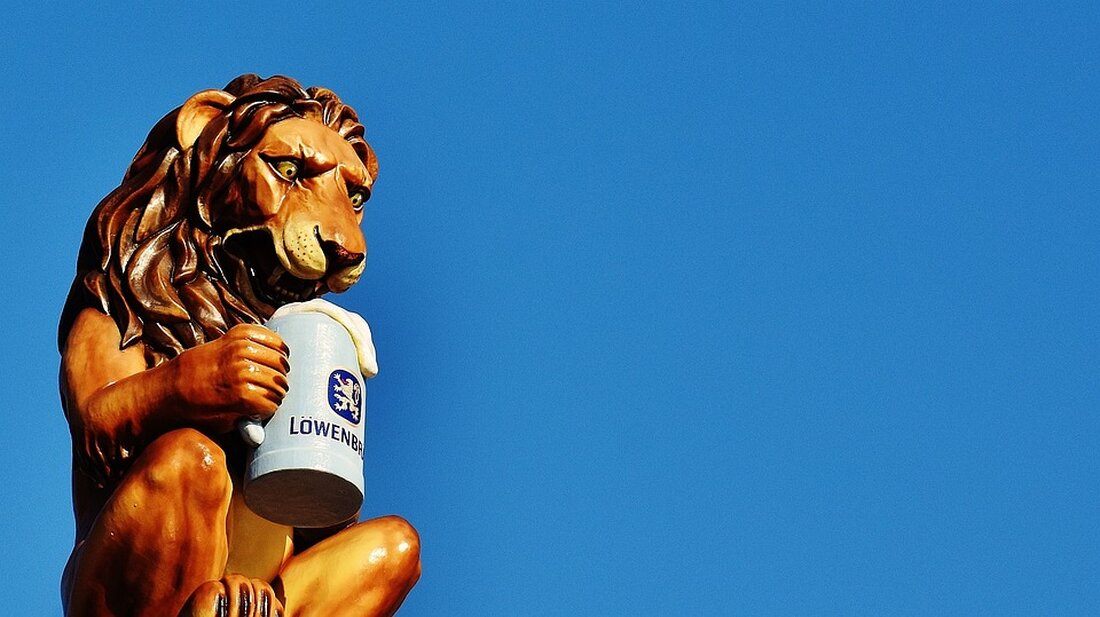 Feiern Sie mit uns am 30. November in Mitterdorf an der Raab das 20-jährige Jubiläum des Nikolomarkts und des spektakulären Perchtenlaufs! Tradition, Gemeinschaft und aufregende Attraktionen erwarten Sie.