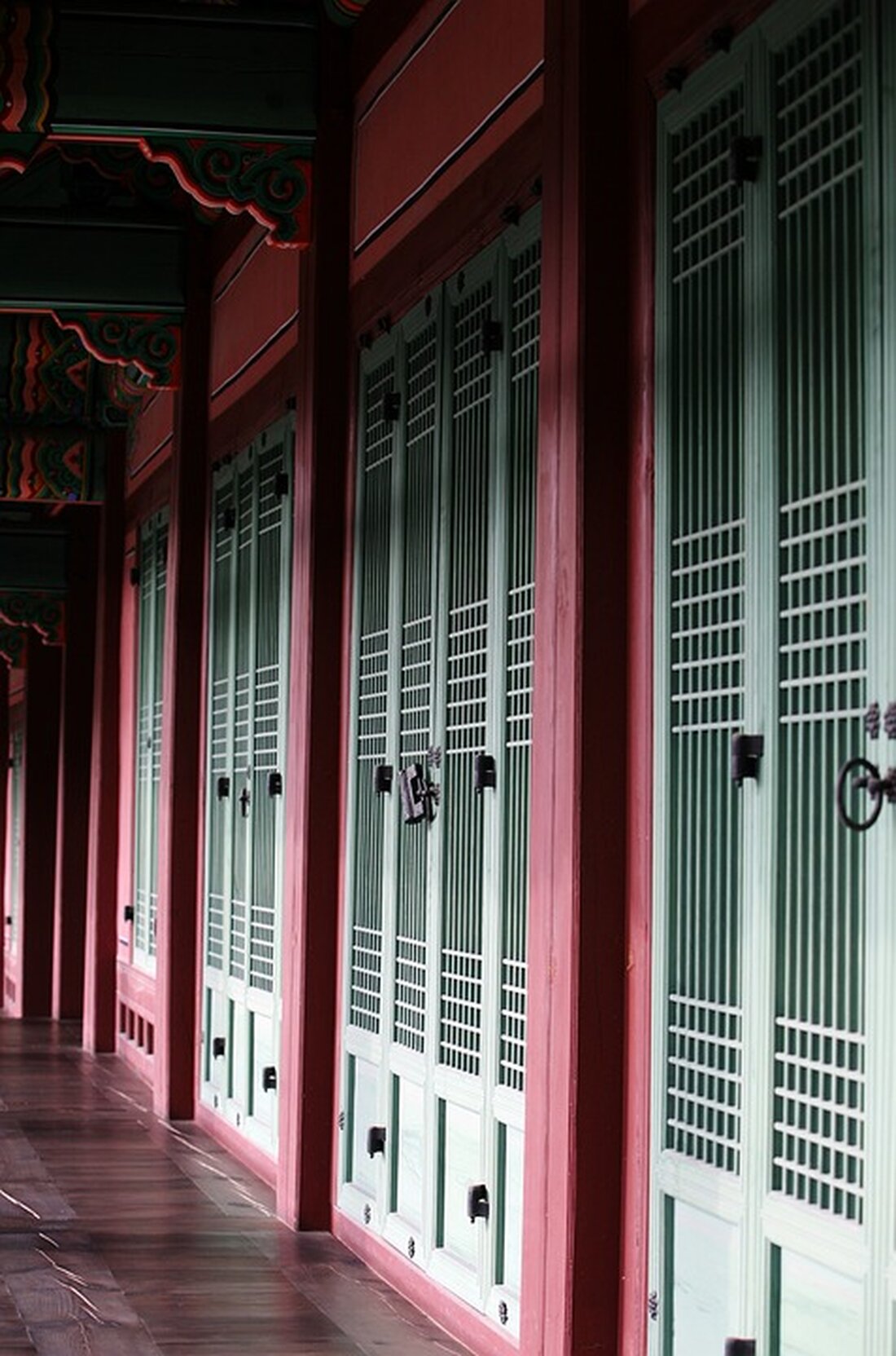 Der Oberlandlerball 2024 in Knittelfeld feierte mit traditioneller Tracht und Musik die steirische Kultur. Ein Fest der Gemeinschaft, das auch wohltätige Projekte unterstützte.