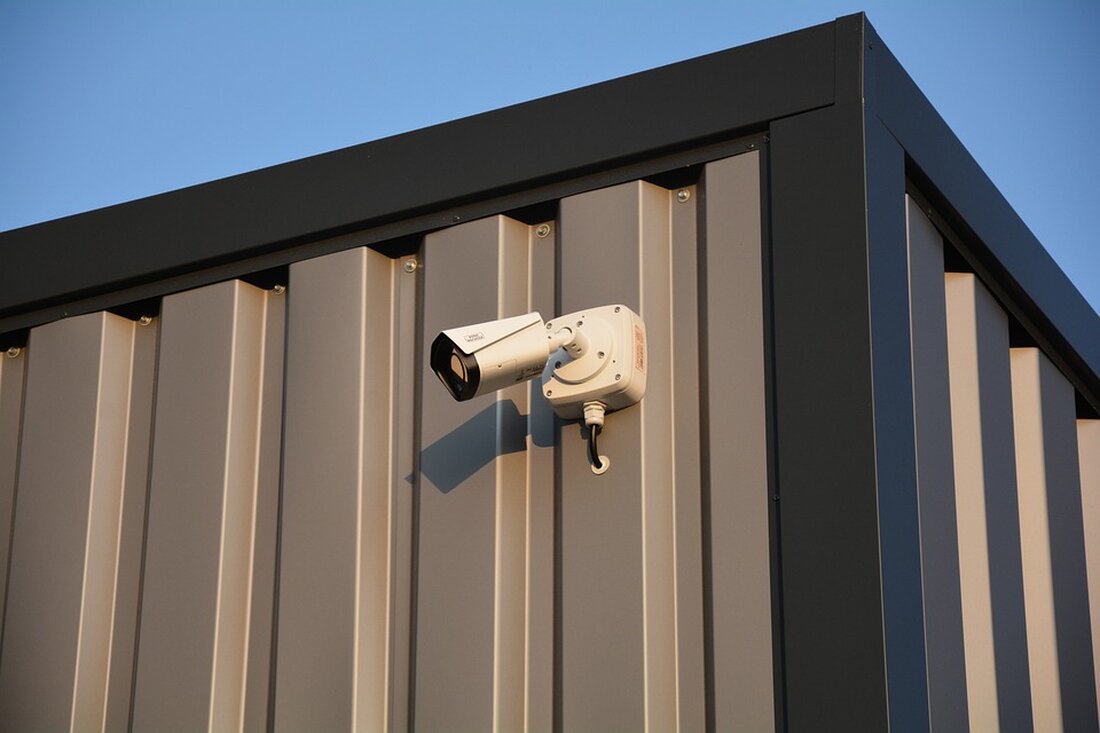 Die ÖVP Meidling setzt sich für Videoüberwachung ein, um Jugendbanden-Terror zu bekämpfen und die Sicherheit am Bahnhof zu erhöhen. Aber SPÖ, Grüne und Neos lehnen den Antrag ab.