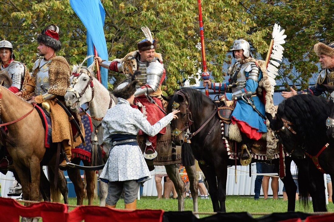 Erleben Sie die schaurigen Highlights der Perchtenläufe in Niederösterreich! Kunstvoll geschnitzte Masken, Gänsehaut und unvergessliche Momente – ein spektakuläres Wochenende voller Mystik und Tradition.