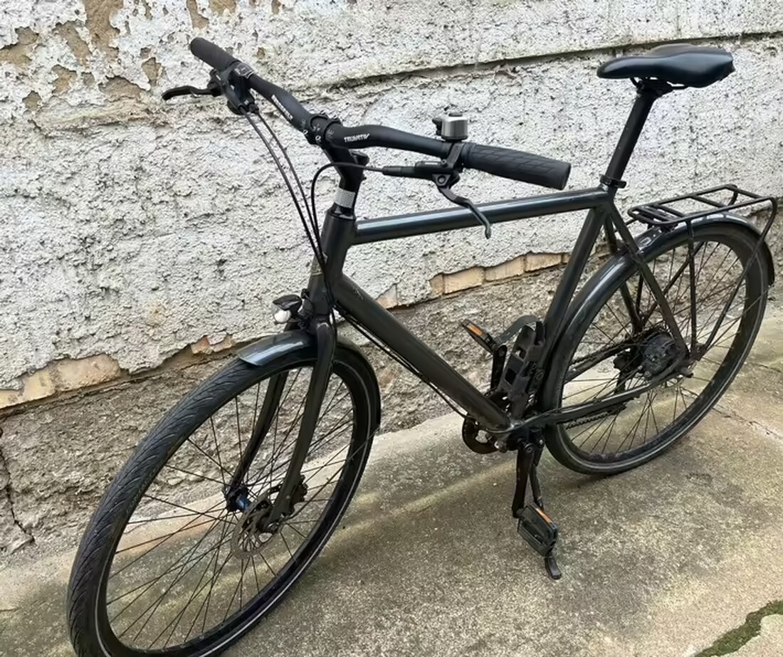 Die Polizei Jena sucht den Eigentümer eines Fahrrades, das nach einem Hinweis sichergestellt wurde. Hinweise bitte an 03641 810.