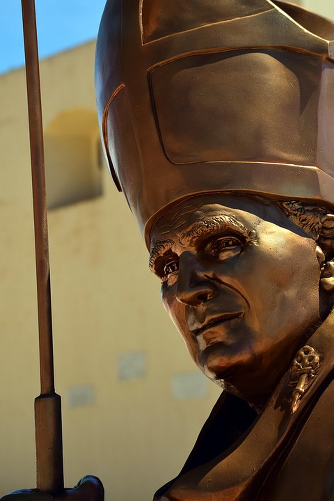In Chiclayo feiern die Peruaner die Ernennung von Papst Leo XIV, dem ersten amerikanischen Papst. Erinnerungen an seine Wurzeln und seinen Einfluss in Peru leben weiter.