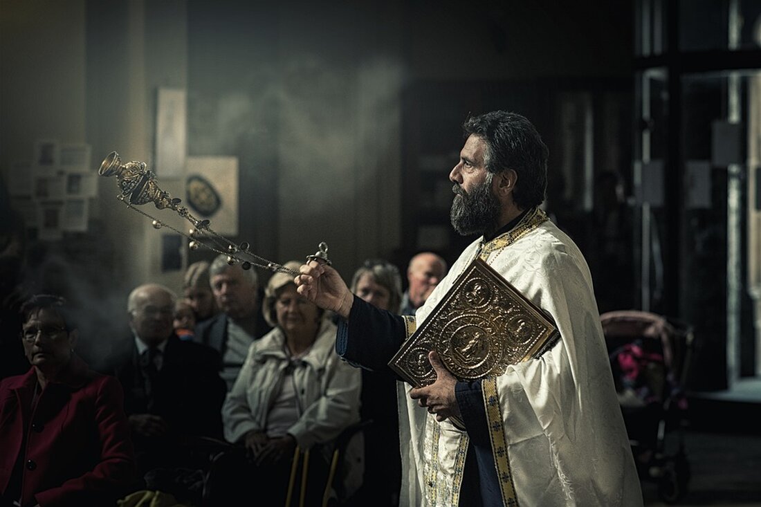 Erfahren Sie, wie Russland im besetzen Ukraine gegen Evangelikale vorgeht, Priester als Spione beschuldigt und Gottesdienste unterdrückt. Ein Bericht über religiöse Verfolgung und Menschenrechtsverletzungen.