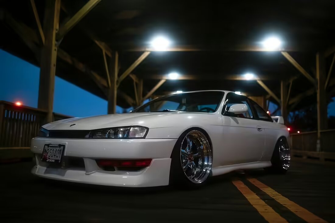 Ein 20-jähriger Autofahrer lieferte sich in Wien-Leopoldstadt eine aufregende Verfolgungsjagd mit der Polizei. Unter Drogenfl invloed entflohen trotz Blaulicht. Mehr dazu hier.