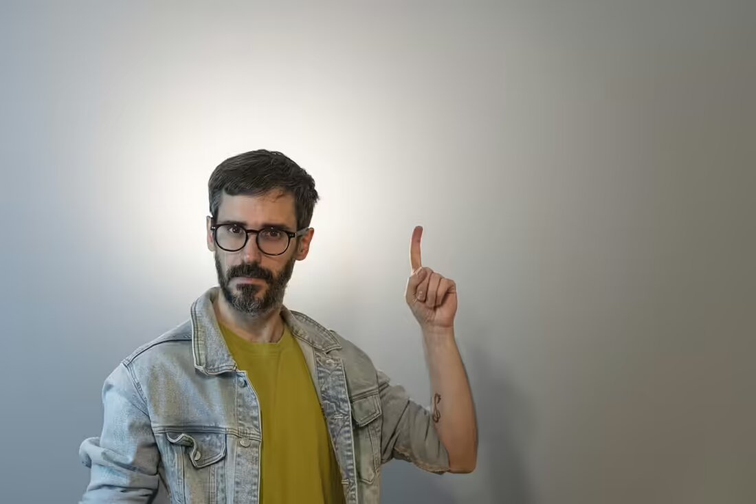 In Wien beschädigen Klimaextremisten der Gruppe „Tyre Extingushers“ erneut SUVs, diesmal in Hietzing. Warum die Polizei gegen unbekannte Täter ermittelt und welche Reaktionen es gibt, lesen Sie hier.