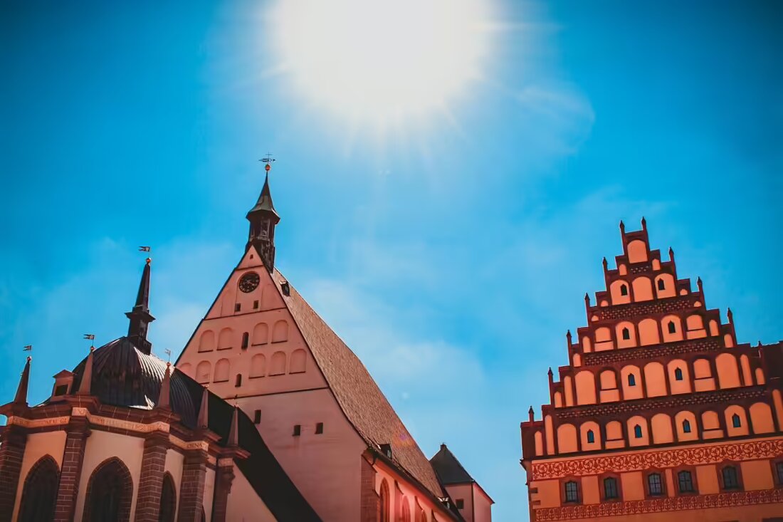 Das Reisestudio Schrettl eröffnet stolz seinen neuen Standort im Reuttener Untermarkt. Nach 40 Jahren Tradition bleibt es ein verlässlicher Partner für Reisende. Entdecken Sie mehr!