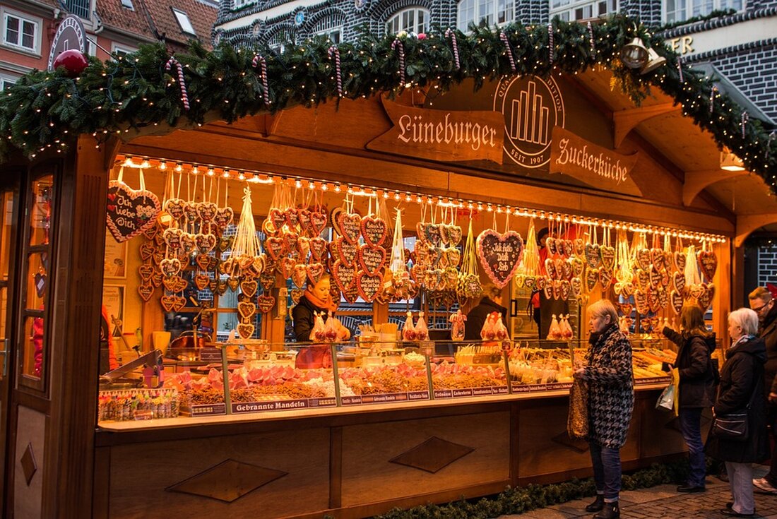 Erleben Sie die festliche Stimmung am 30. November und 1. Dezember beim Rohrbacher Weihnachtsmarkt! Rund 40 Stände erwarten Sie mit handgefertigten Artikeln und Köstlichkeiten.