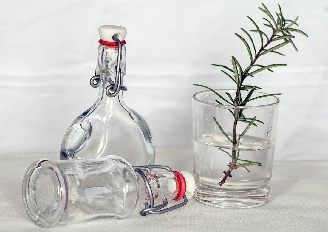 Coca-Cola ruft 28 Millionen Flaschen zurück, weil möglicherweise Metallsplitter enthalten sind. Die betroffenen Produkte werden nachhaltig zu Biogas wiederverwertet. Erfahren Sie mehr über die Rückholaktion und Recyclingmaßnahmen.