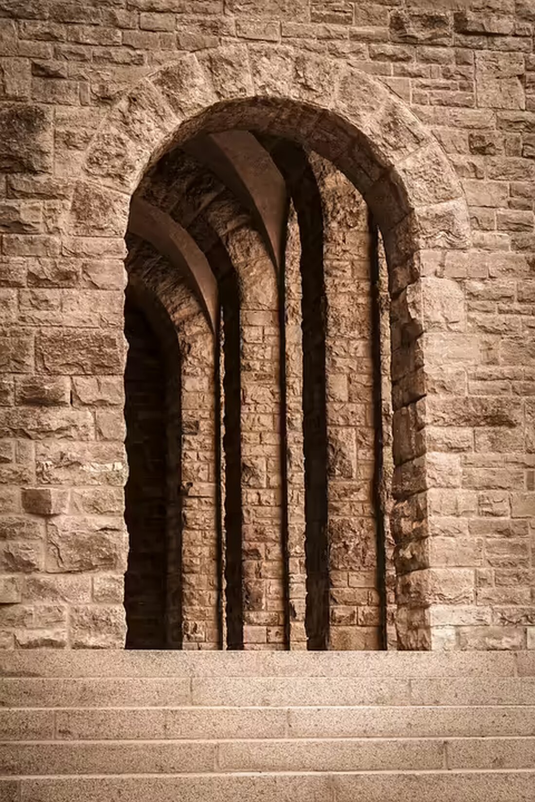 Erfahren Sie, warum ein Mobilitätsexperte zur Umsetzung der Salzburger Mobilitätslösung rät. Entdecken Sie seine Argumente für ein leistungsfähiges Verkehrsnetz und seine Einschätzung der Bauschäden. Lesen Sie jetzt mehr!