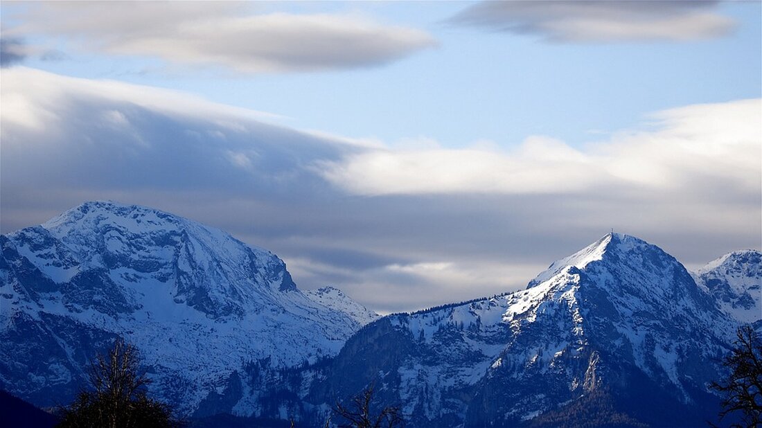 Entdecken Sie das inspirierende Winter- und Frühjahrsprogramm der Salzkammergut Festwochen 2025, geprägt von Christoph Ransmayrs neuem Buch sowie Auftritten von Niavarani und Happel.