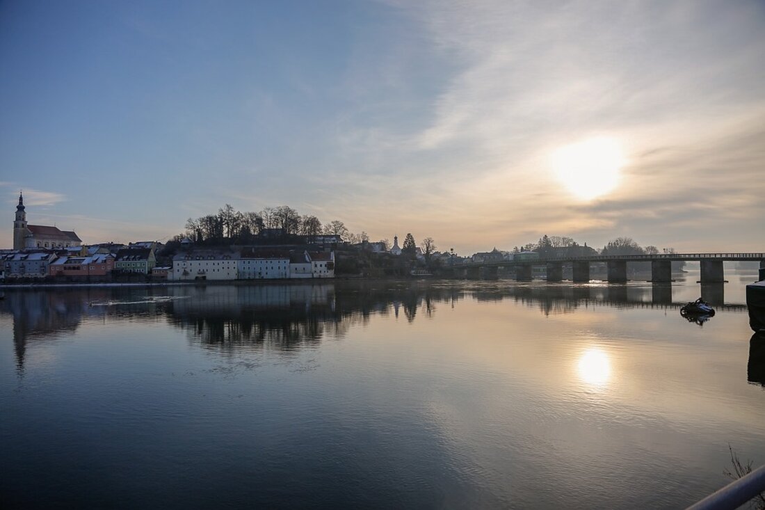 Entdecken Sie die faszinierende Geschichte der Schärdinger Burg anlässlich ihres 800. Jubiläums! Unsere Stadtführungen bieten eine spannende mittelalterliche Spurensuche.