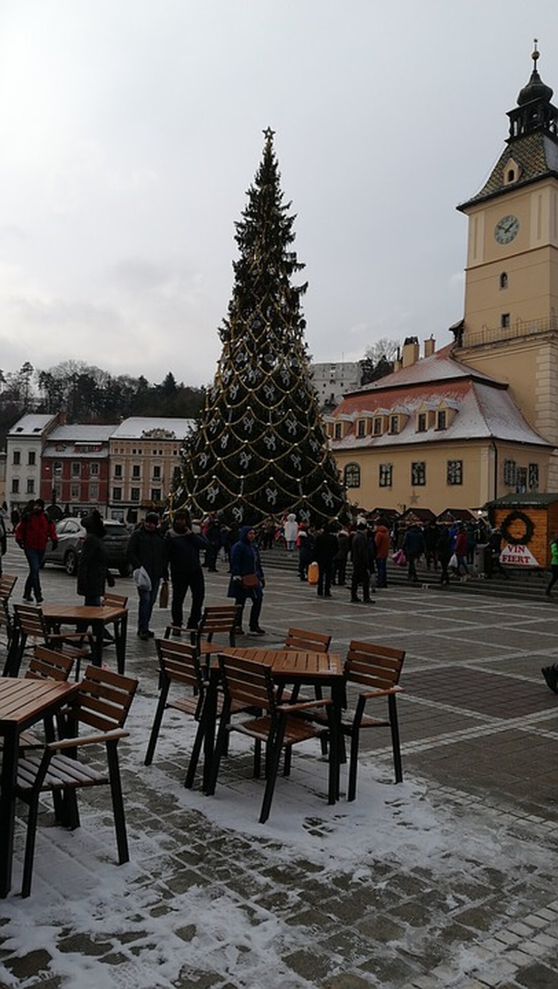 Black Friday erfreut sich auch im Burgenland großer Beliebtheit, doch gerade für kleinere Geschäfte bleibt der Schnäppchentag oft unprofitabel. Entdecken Sie die Herausforderungen im heimischen Handel.