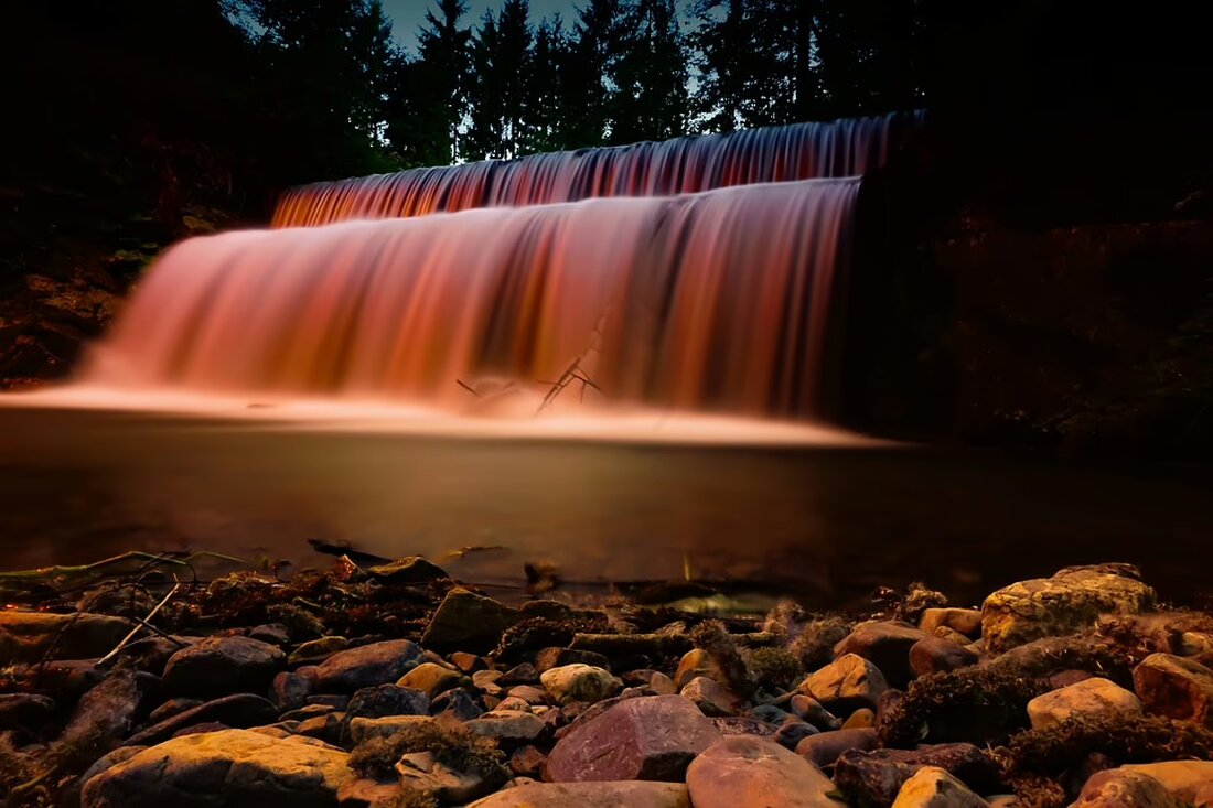 Am 14. November 2024 ereignete sich auf der B 111 in St. Stefan im Gailtal eine Frontalkollision zwischen zwei Pkw. Beide Fahrer wurden schwer verletzt. Weitere Details zur Unfallursache und Einsatzkräfte.