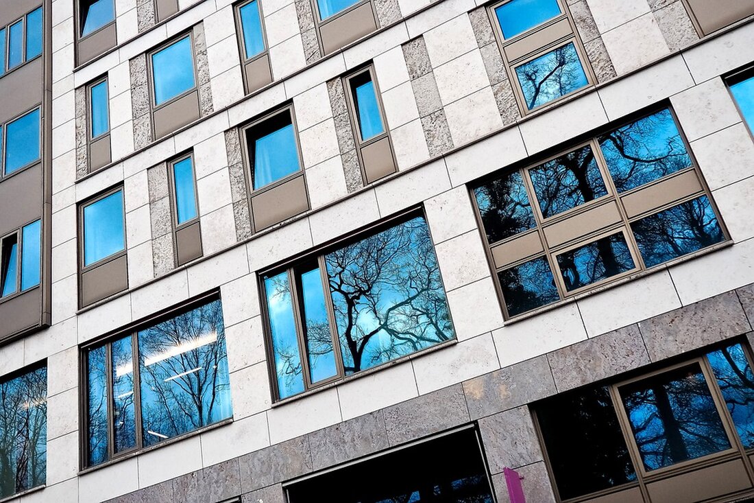Der Spatenstich für den Neubau der Klinik Ottakring ist gesetzt! Bis 2040 entsteht ein modernes Spital, beginnend mit der Sanierung der Unfallchirurgie. Erfahren Sie mehr über die Pläne!
