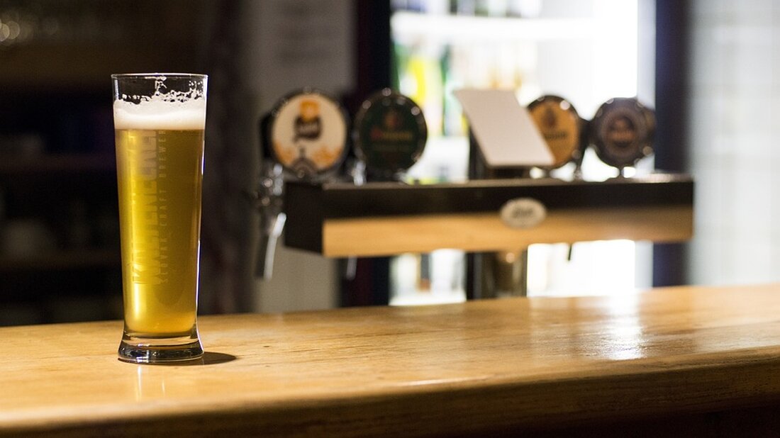 Ein 1,4 Meter langes Claymore-Schwert wurde aus dem Steirer Pub in Graz gestohlen. Der Betreiber sucht nun mit Hilfe von Facebook nach Hinweisen auf die Täter. Hinweise erwünscht!