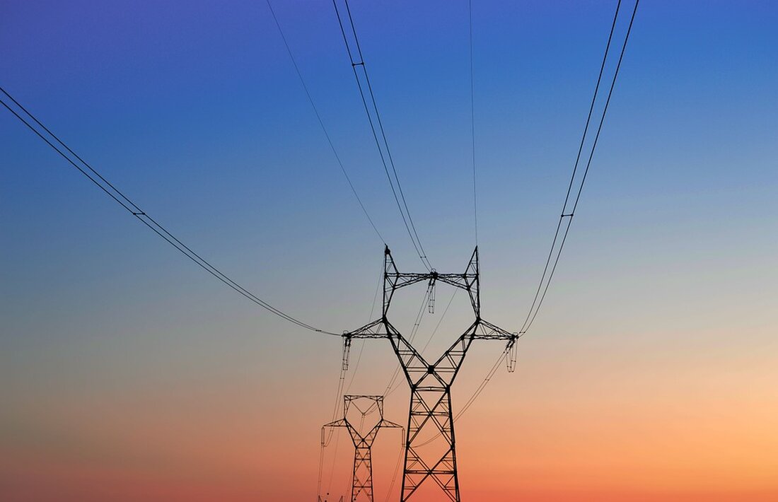 Entdecken Sie, wie der „gwen“ Energiespeicher Stromkosten senken kann, indem er sich automatisch zu günstigen Zeiten auflädt. Ideal für Nutzer variabler Tarife und PV-Anlagenbesitzer.