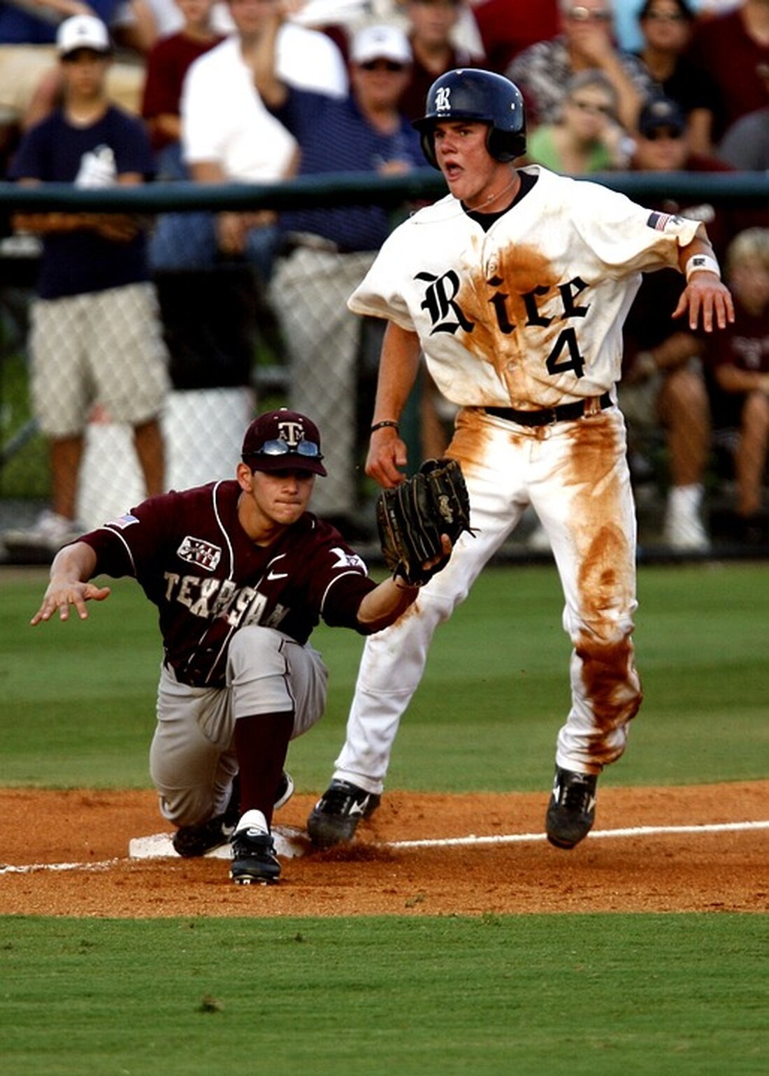 Am Tag der offenen Tür der Mittelschule Hainfeld konnten rund 100 Besucher in spannende Aktivitäten eintauchen, von Roboter-Programmierung bis Kekse backen. Entdecken Sie, was die Schule im kommenden Jahr bietet!