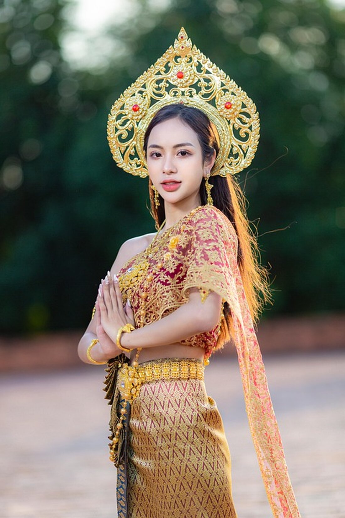 Nach 50 Jahren hat Thailand die strengen Regeln zu Haarlängen von Schülern gekippt. Ein Urteil des Verwaltungsgerichts erklärt die Vorschriften für verfassungswidrig und erkennt das Recht auf persönliche Freiheit an.