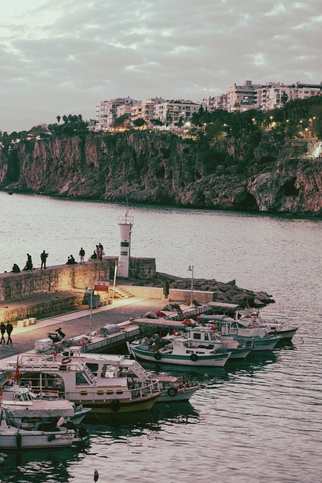 In schwierigen Zeiten zeigt sich der Tourismus in Österreich als stabiler Konjunkturmotor. Gewachsene Förderungen und Investitionen beflügeln die Branche, die zunehmend auf Nachhaltigkeit und Digitalisierung setzt.