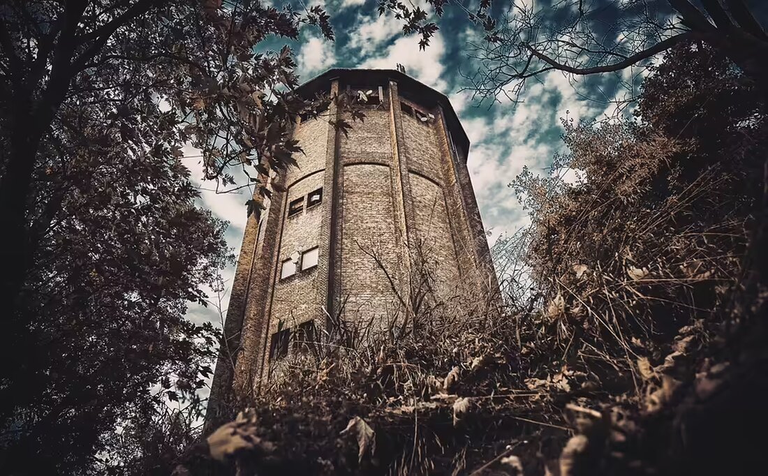 Ein Mann in Eisenstadt soll mit einer Axt auf seine bettlägerige Noch-Ehefrau losgegangen sein. Unter Alkoholeinfluss drohte er, bevor sie gezwungen wurde, eine Audio-Nachricht aufzunehmen.