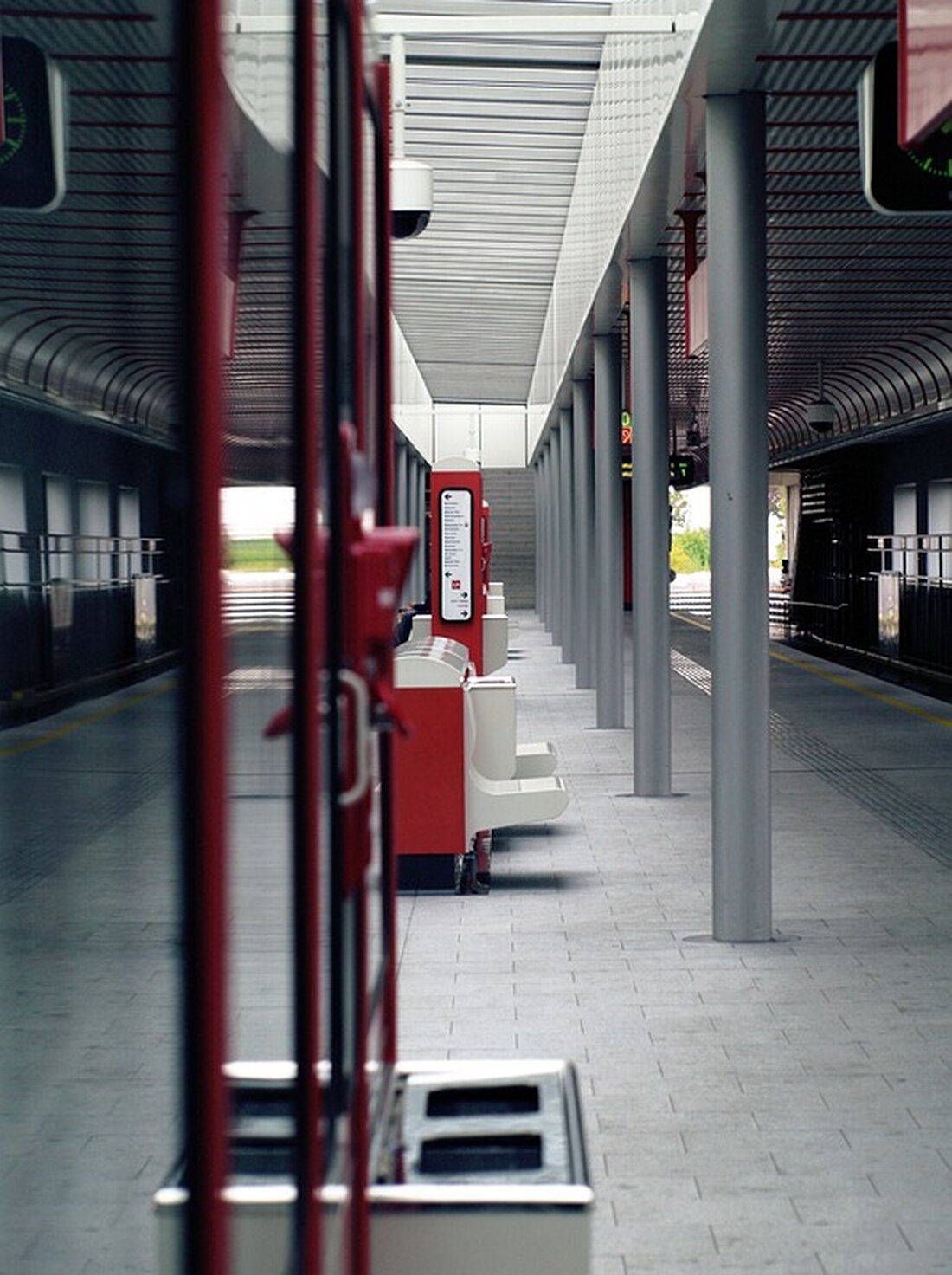 Störungen im Wiener U-Bahn-Netz: Nach einem Brand wird die U1 vorübergehend geteilt. Nutzer müssen sich auf mehrere Sperren im Sommer einstellen. Mehr dazu hier!
