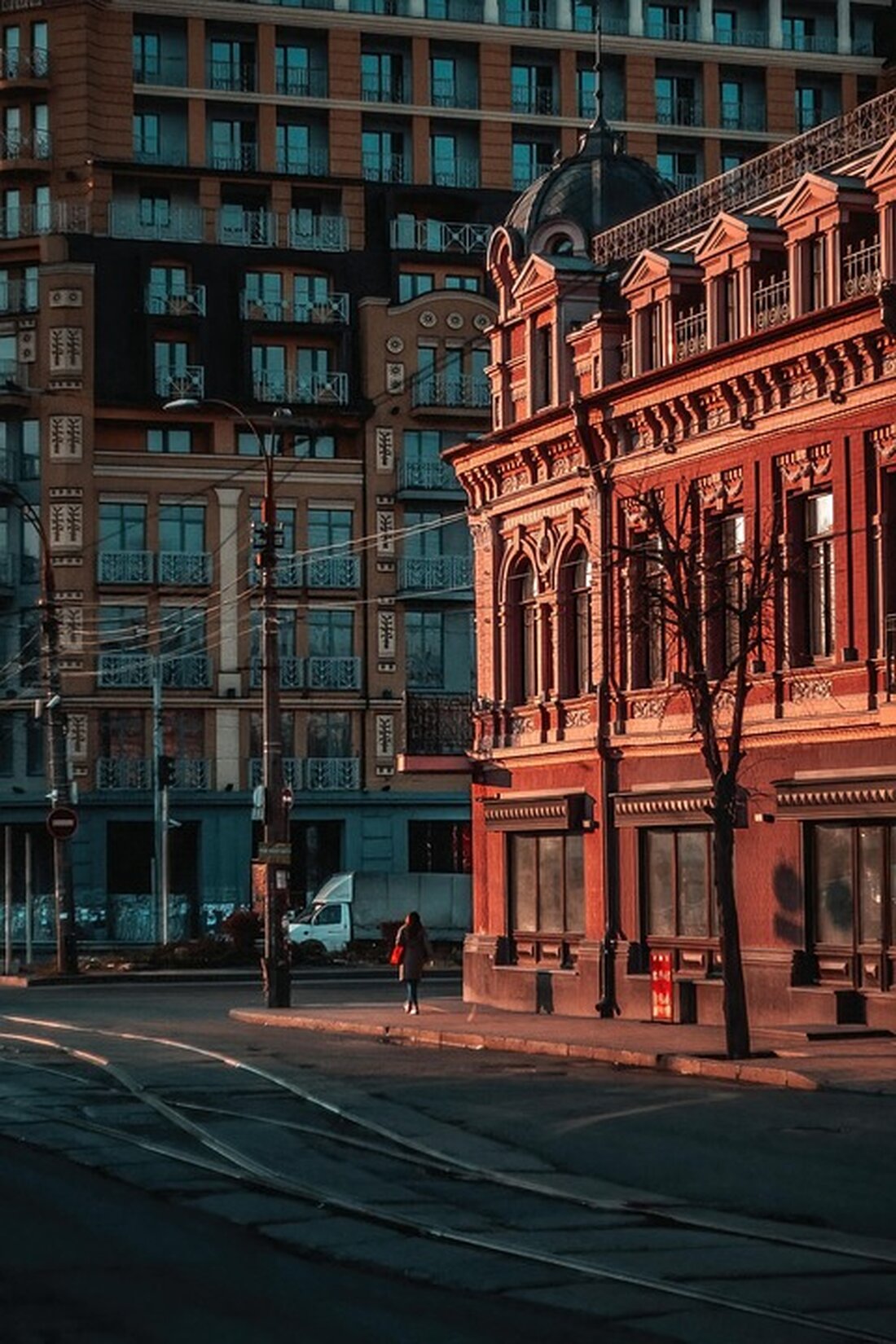 Ukrainische Drohnenangriffe decken die Verwundbarkeit Russlands auf und könnten die Erzählung des Krieges verändern. Ist dies der Wendepunkt im jahrelangen Konflikt? Lesen Sie mehr!