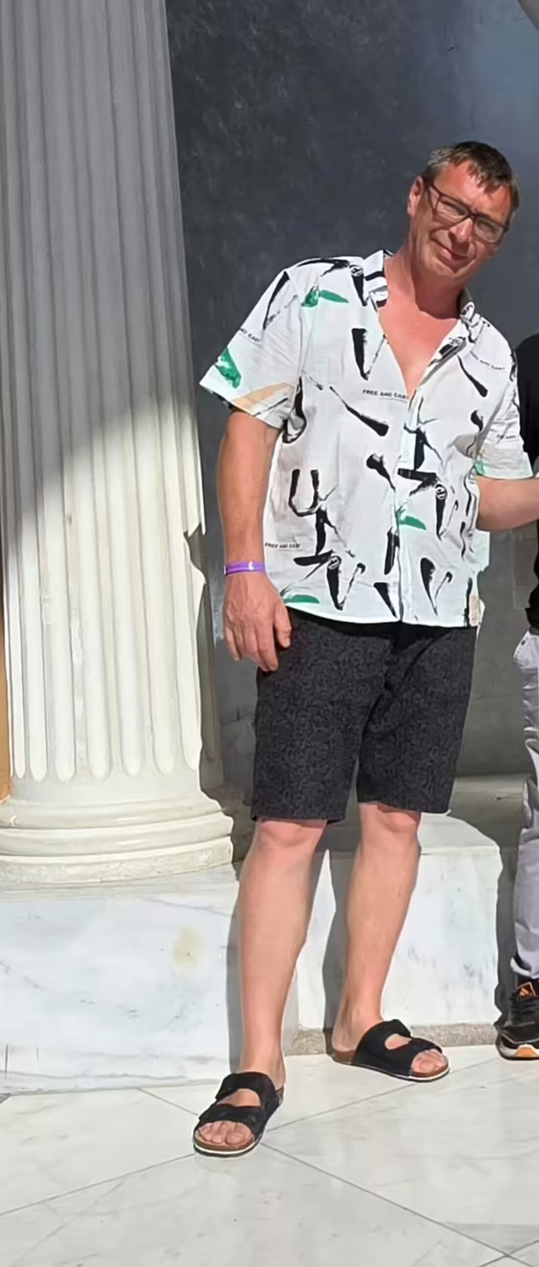 Die Polizei Wuppertal sucht verzweifelt nach dem 43-jährigen Kevin H., der seit dem 13.11.2024 vermisst wird. Hinweise sind erbeten.