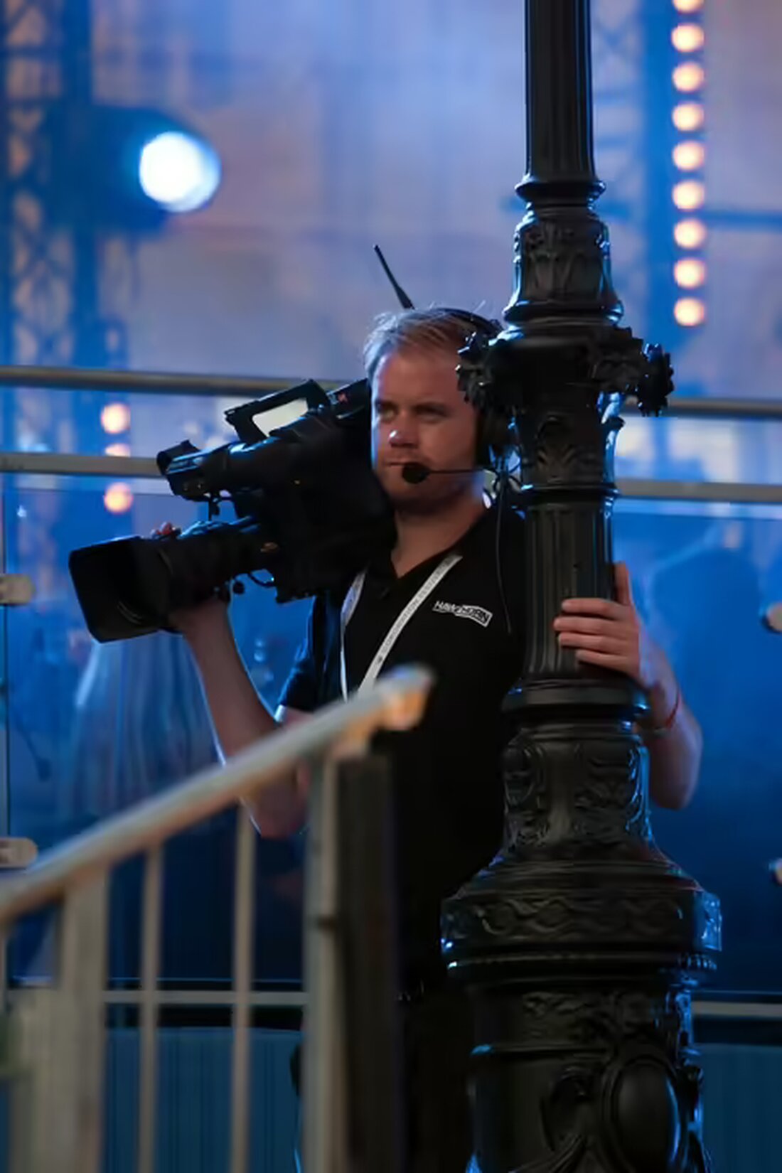 Die Seniorenhaus-Chefin Mara Eder verbindet Bodybuilding mit ihrer Arbeit in Hellmonsödt. Erfahren Sie, wie sie in der Masters-Klasse erfolgreich war und das Seniorenheim leitet.