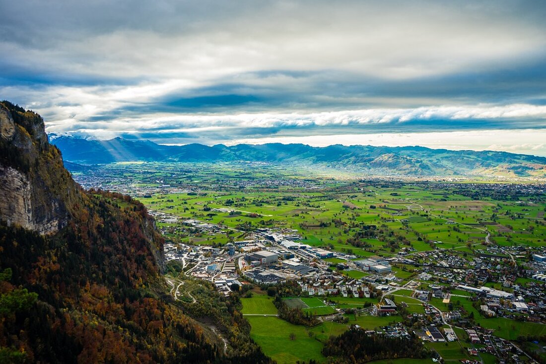 Ein weiterer Standort des Sportartikelriesen in Vorarlberg schließt noch vor Weihnachten. Erfahren Sie mehr über die Neustrukturierung und die Auswirkungen auf die Region.