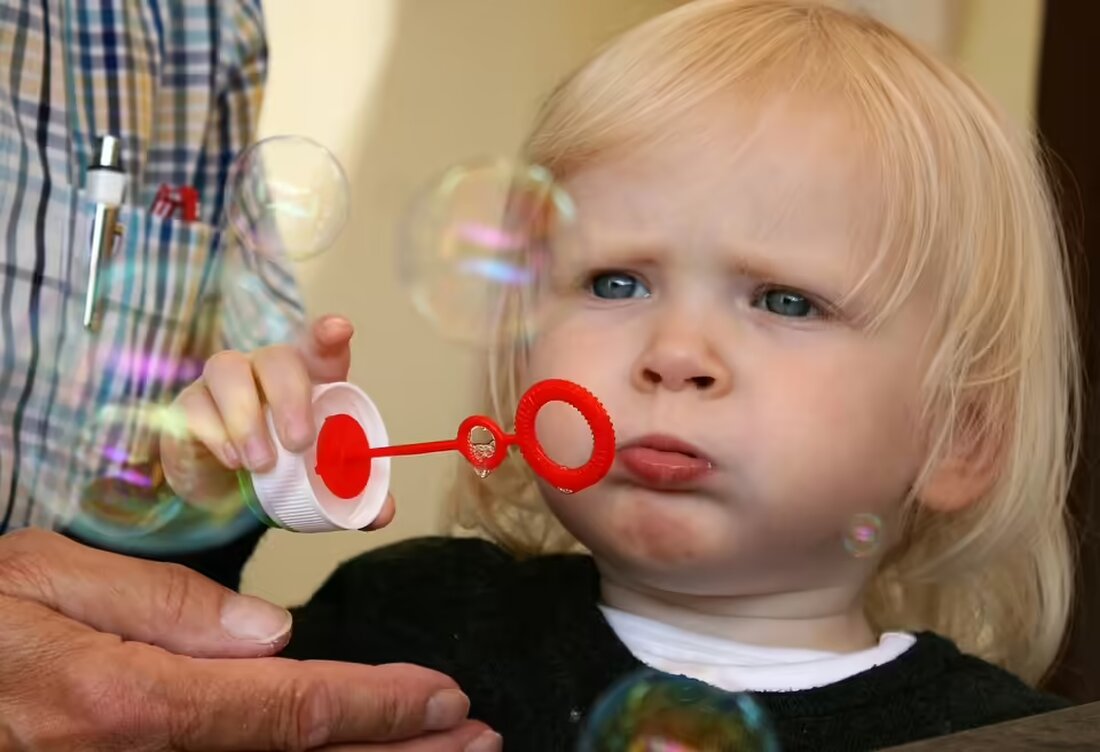 Bereiten Sie zu Weihnachten Freude für bedürftige Familien in Ghana, Nigeria, Haiti und mehr. Unterstützen Sie die Lebensmittelaktion von ORA International mit Spenden oder durch Packen von Lebensmittel-Paketen.